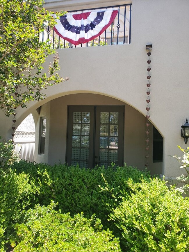 Foto del edificio - Elegant Coronado Village Home