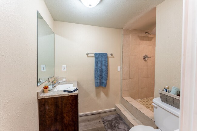 Foto del edificio - 2010 Caplin St