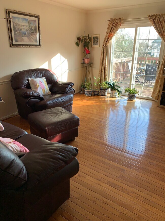 8510 London Bridge Way, Timonium, MD 21093 Townhome Rentals in