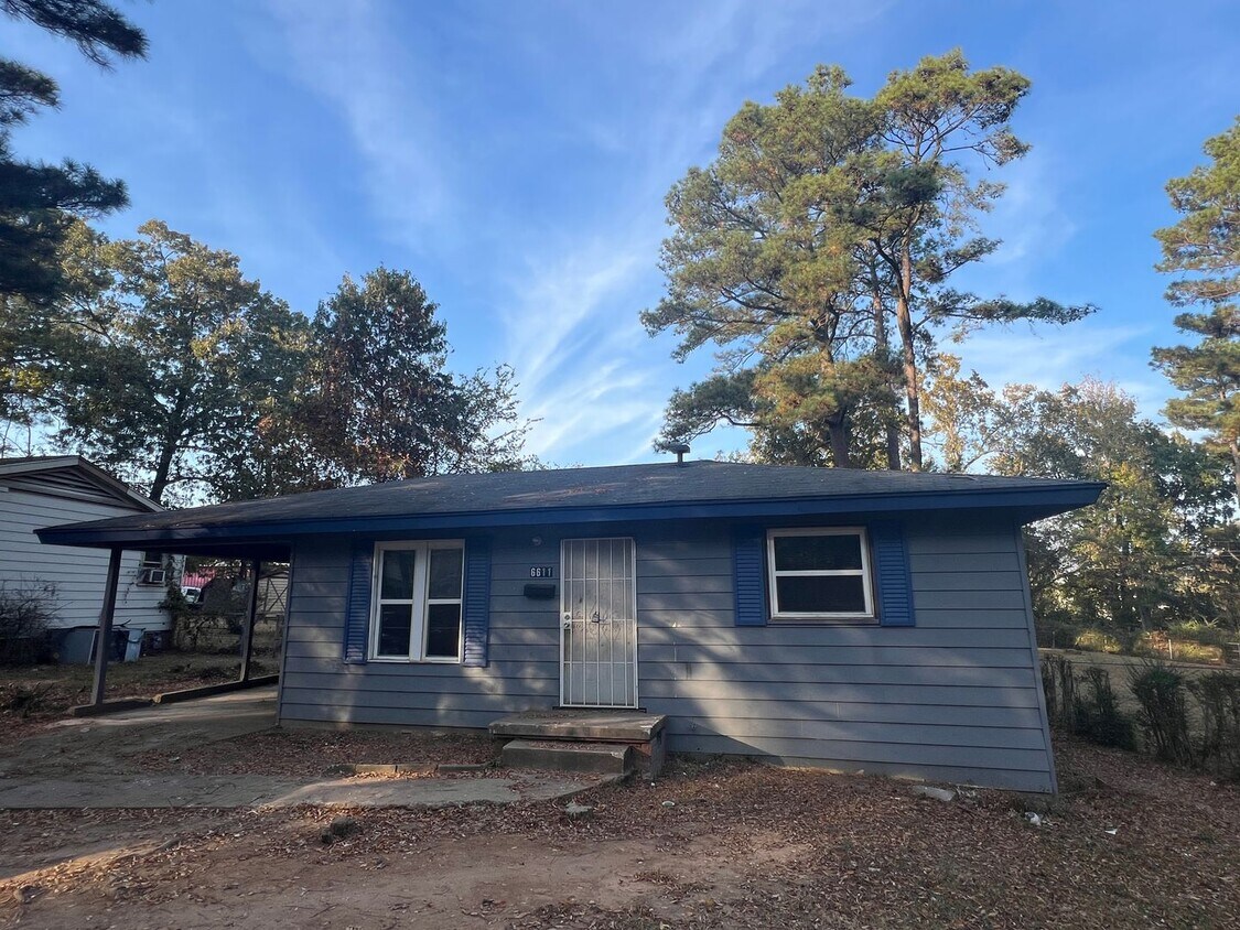 Primary Photo - Stunning 4 Bedroom Home for Rent - Fully R...