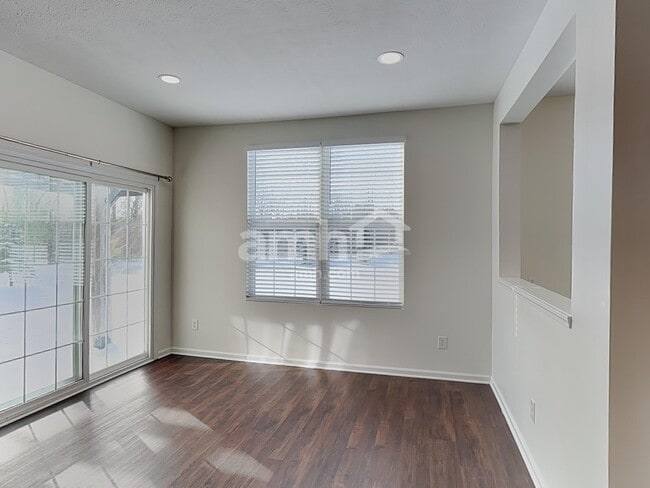 Building Photo - 6605 Shooting Star Dr