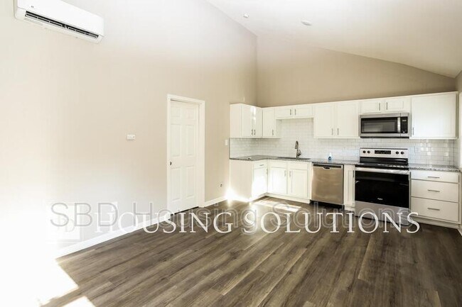 Foto del edificio - 1401 S Hedges Ave