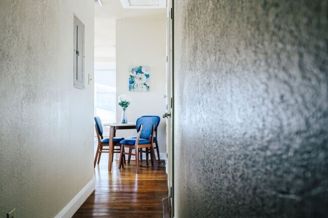 Foto del edificio - 410 E Carson St