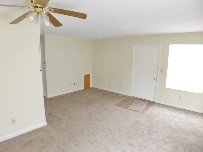 Building Photo - 119 Orth Dr