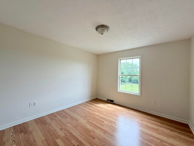 Foto del edificio - 205 Shamrock Ln
