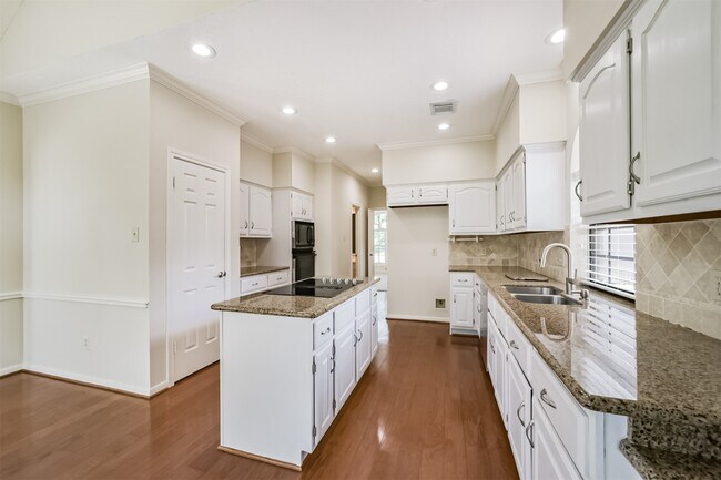 Foto del edificio - 2214 Cherrytree Ridge Ln