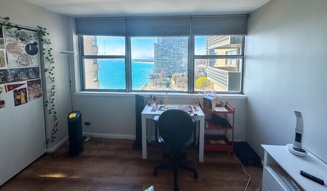 Foto del edificio - 6301 N Sheridan Rd