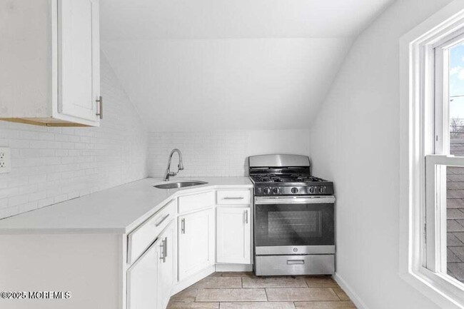 Foto del edificio - 207 Oakwood Ave