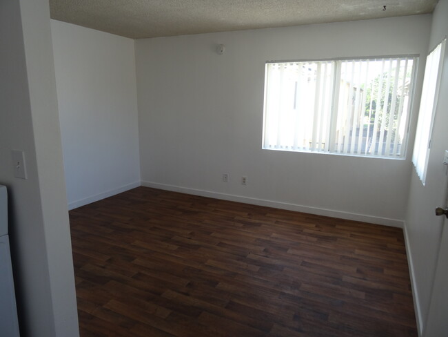Building Photo - 4264 Chamoune Ave