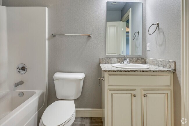 2 habitaciones, 2 baños - 1300 pies cuadrados - Baño - Chanel Place