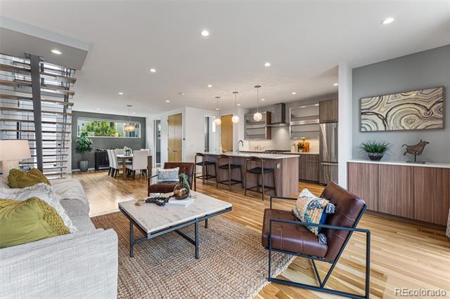 Foto del edificio - 3229 W 20th Ave