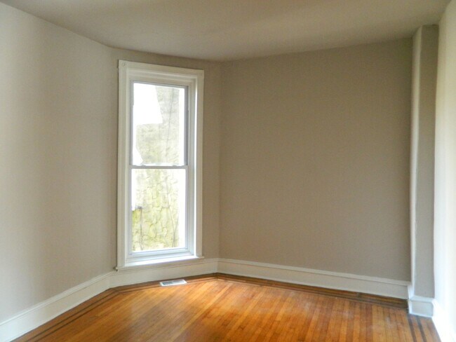 Foto del edificio - Stunning 4 Bedroom just outside of Delawar...