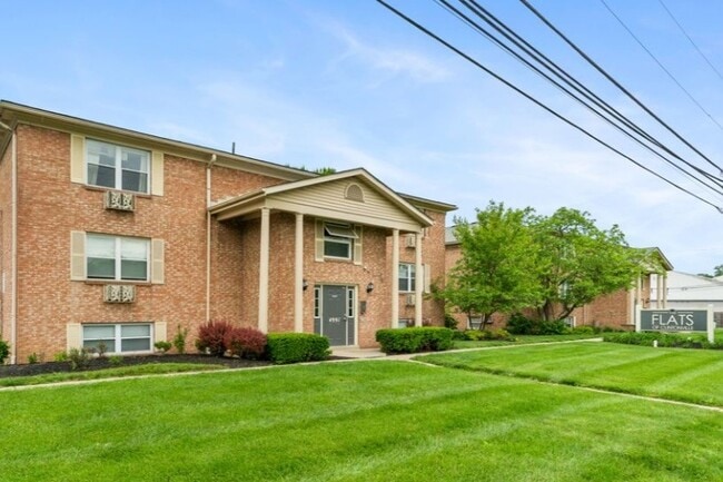 Building Photo - The Flats of Clintonville
