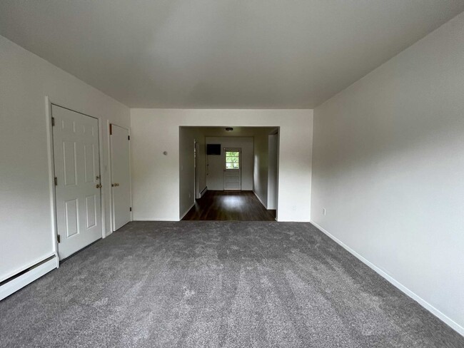 Building Photo - 418 NY-376