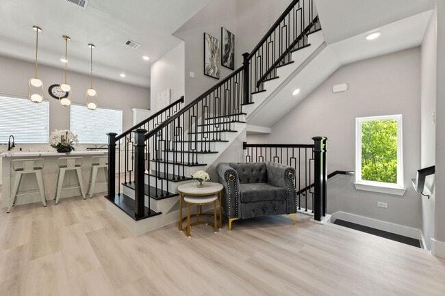 Building Photo - 8521 Brandon St