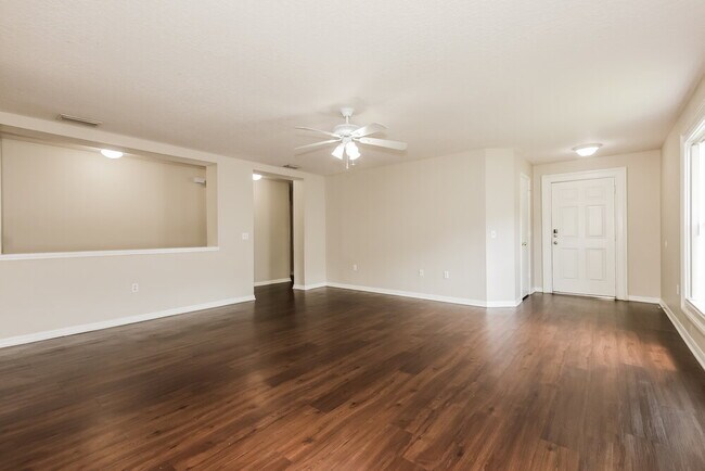 Foto del edificio - 2292 Blackwood Dr