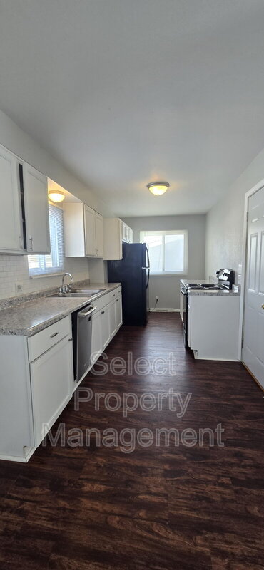 Building Photo - 2327 Deerwood Dr