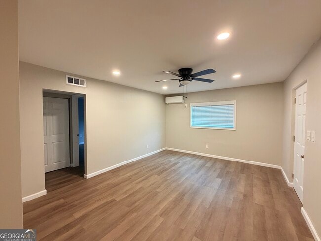 Foto del edificio - 531 Gresham Park Dr