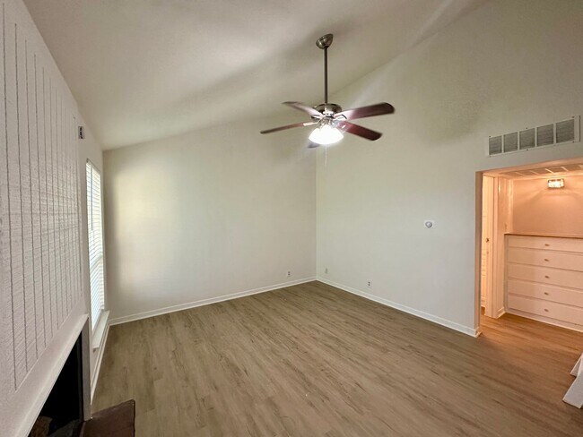 Building Photo - Studio Condo in the Heart of West Campus!