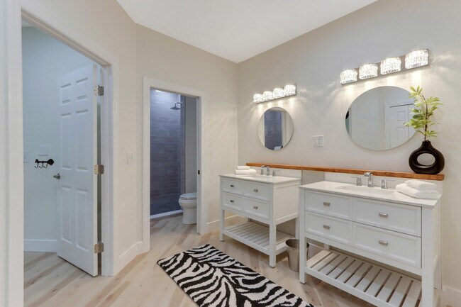Building Photo - 9858 Perfect Dr