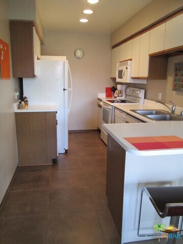 Building Photo - 353 N Hermosa Dr