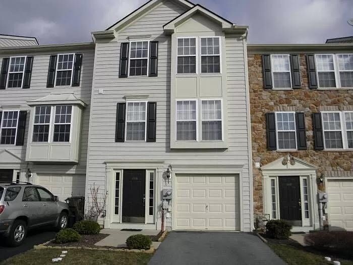 1008 Sparrow Way, Breinigsville, PA 18031 Townhome Rentals in