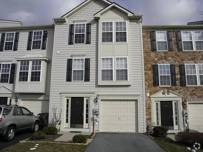 Building Photo - 1008 Sparrow Way