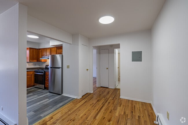 1BR, 1BA - 726SF - Dining Room - Lodi Circle Apartments