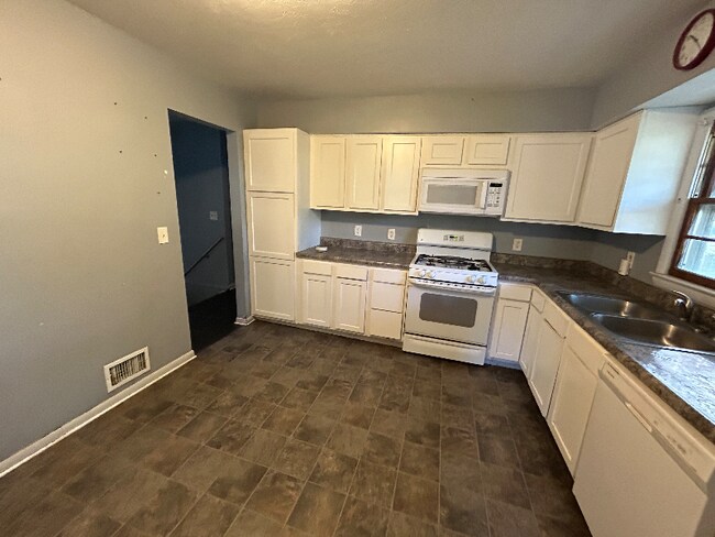 Foto del edificio - 6647 Vernon Ave
