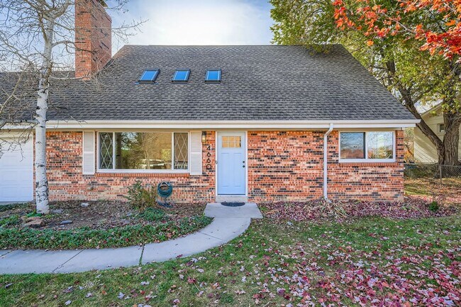 Foto del edificio - 4-bed, 2-bath brick home in highly sought-...