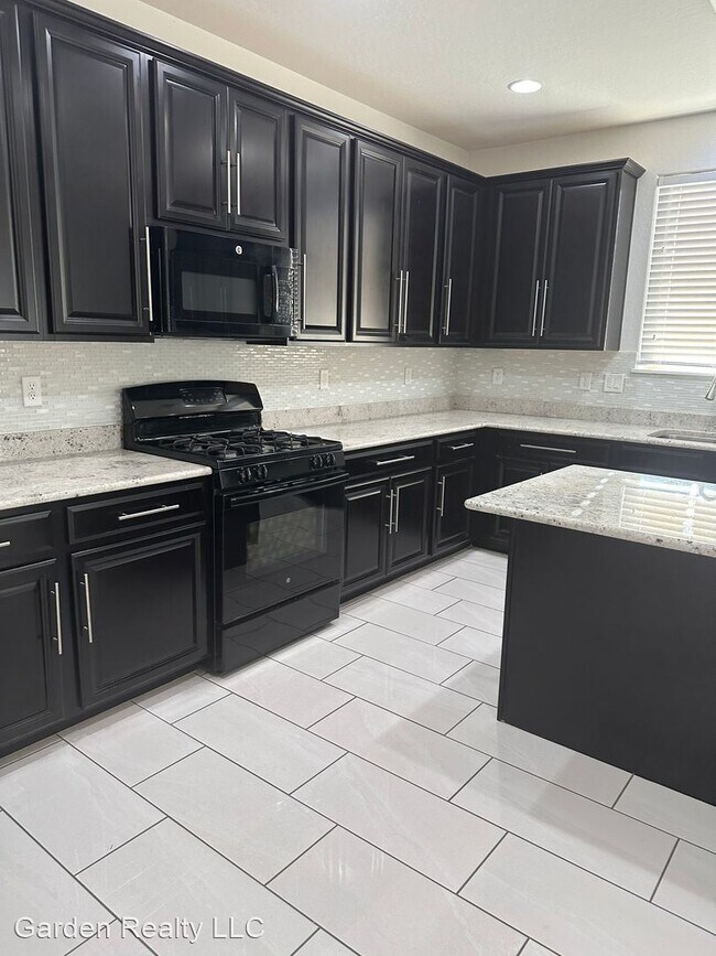Building Photo - 3 br, 2.5 bath House - 873 Earth Luster Rd.,