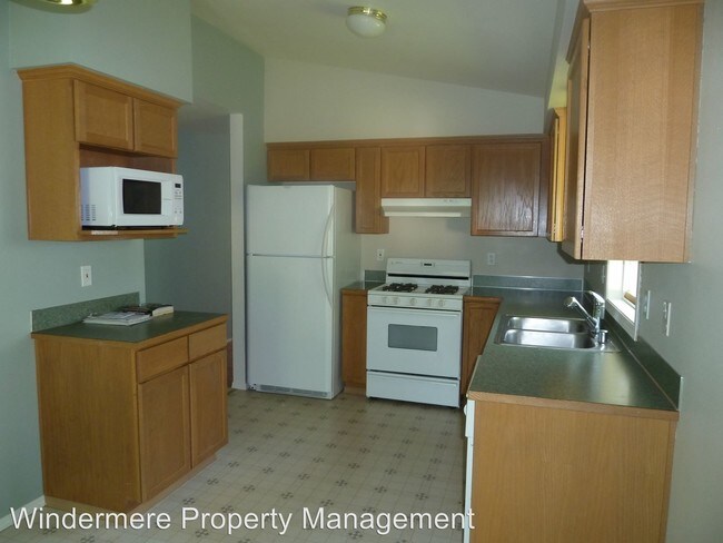 Building Photo - 3 br, 2 bath House - 1420 Fruitland Dr