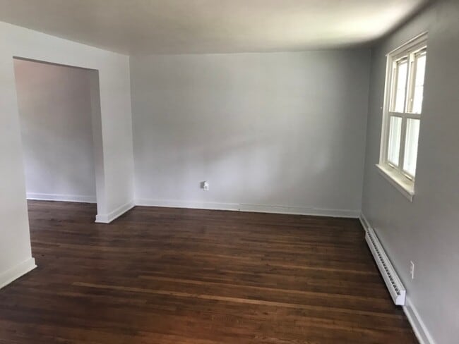 Building Photo - 706 Hestor Dr