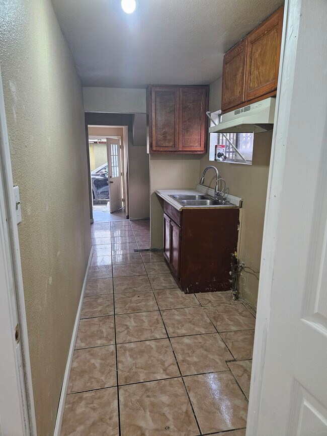 Building Photo - 9324 Croesus Ave