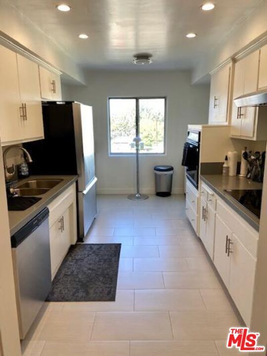 Foto del edificio - 12955 Riverside Dr