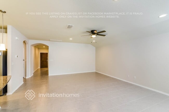 Building Photo - 10612 Hibiscus Cove