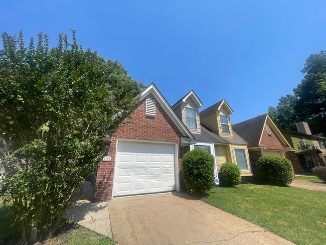 Building Photo - 2180 Oldfield - Available Now!
