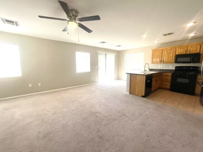 Foto del edificio - Spacious 3-Bedroom Home in Southwest Las V...