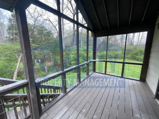 Building Photo - Three bedroom