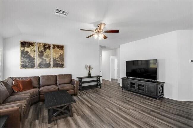 Foto del edificio - 119 Nathaniel Dr