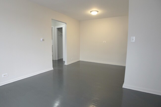 Building Photo - 142 Asbury Ave