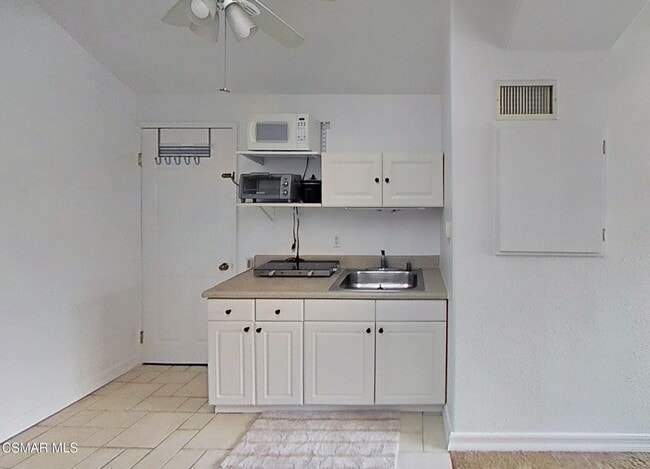 Foto del edificio - 3042 E Cumberland Ct