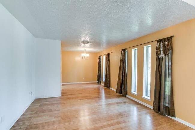 Building Photo - 9830 Sageaspen Ln