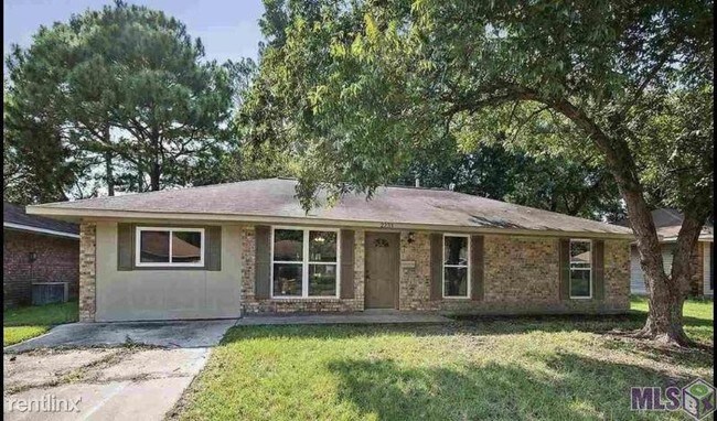 Building Photo - 2233 Vickers Dr