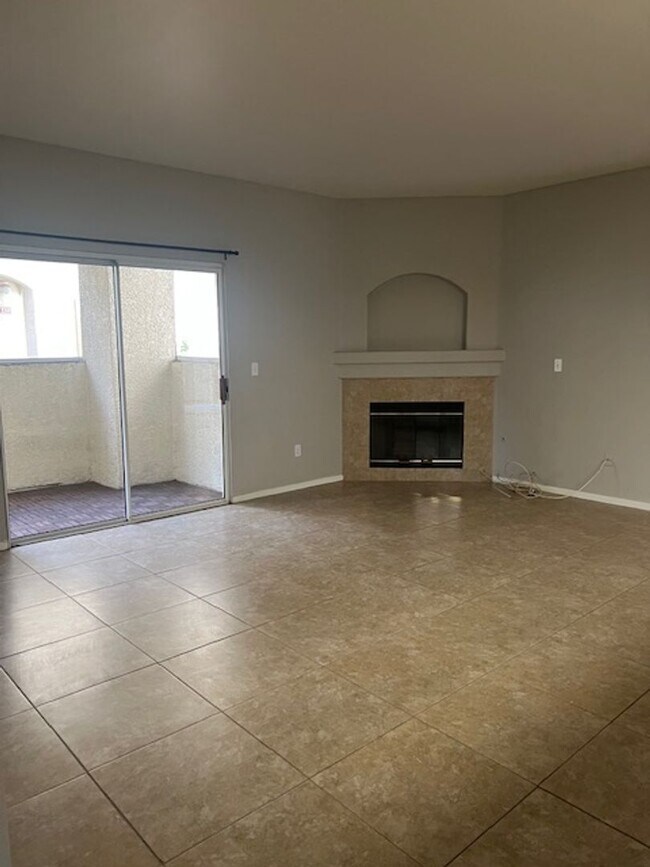 Building Photo - Ground-Level Condo with Dual Primary Suites!