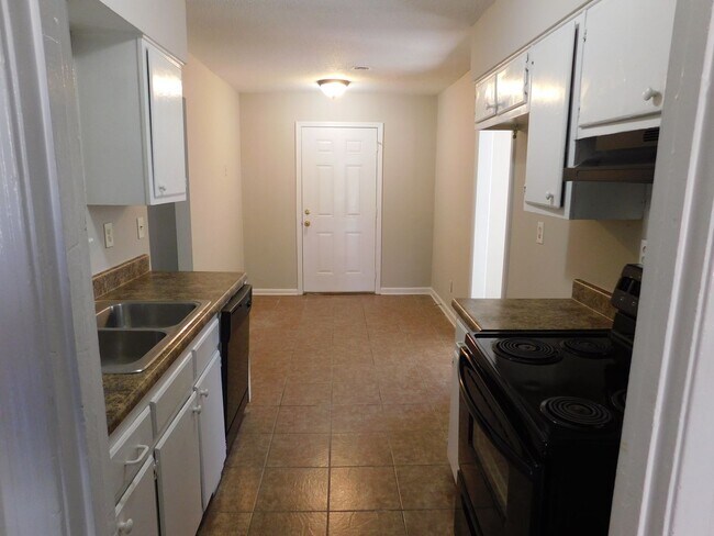 Building Photo - 2775 Normandy Dr