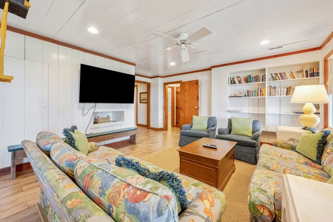 Foto del edificio - 911 Debordieu Blvd