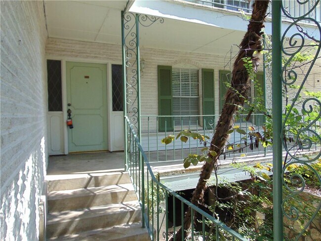 Building Photo - 2516 Enfield Rd