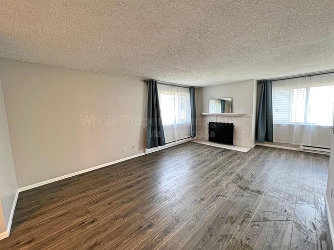 Building Photo - 8100 W Quincy Ave