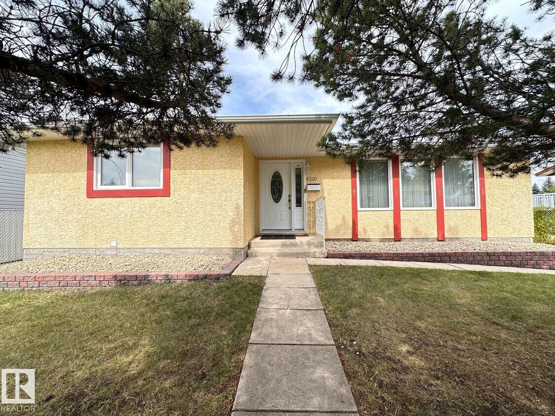 Photo principale - 4120-4135 135 Ave NW